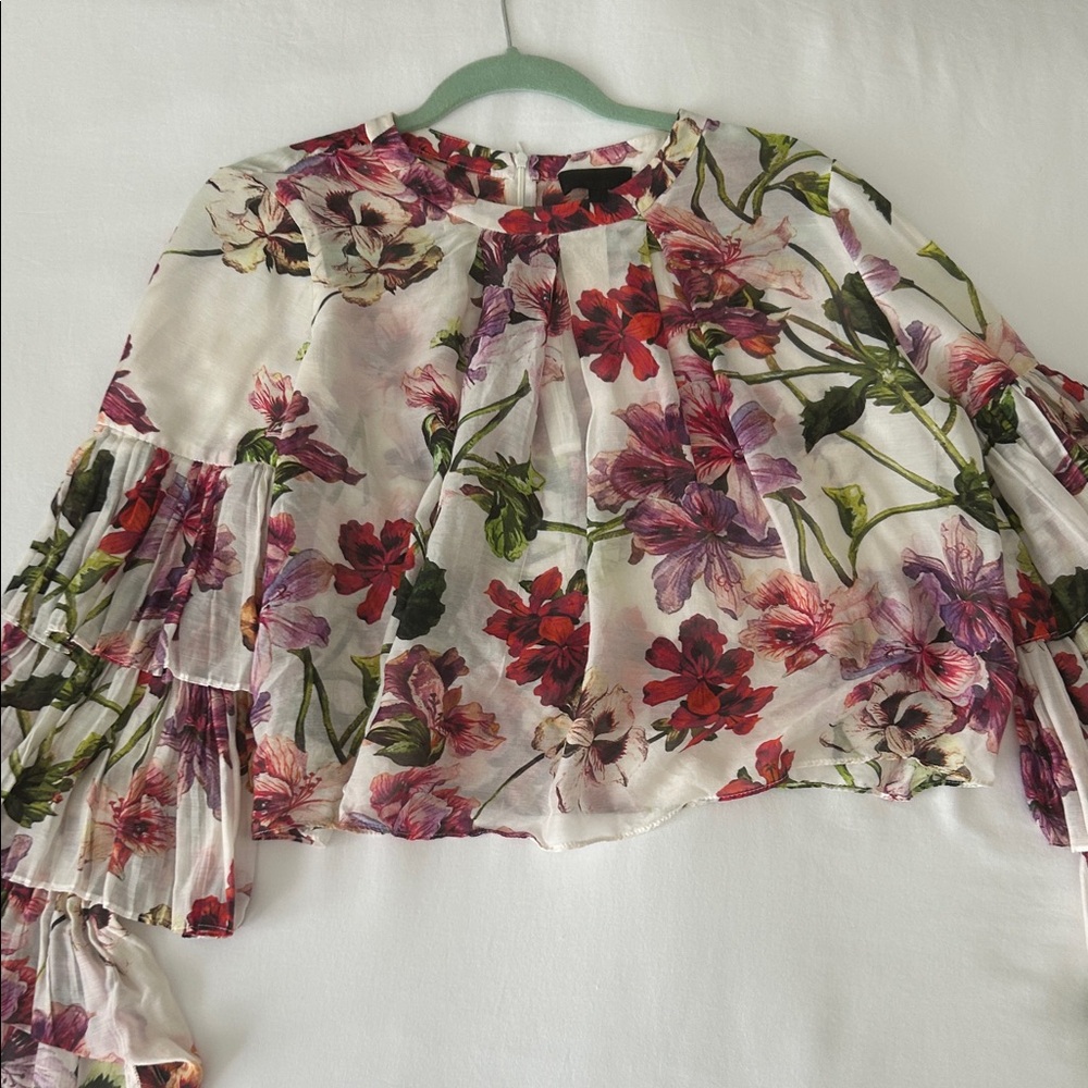 INTERMIX Floral Multicolor Ruffle Sleeve Blouse S Lux +++ ultra soft light